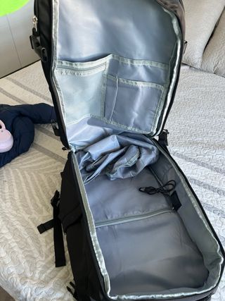 Mochila de viaje negra