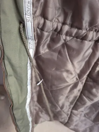 Parka verde caki niña. Talla:166cm. 14 años