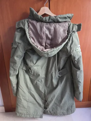 Parka verde caki niña. Talla:166cm. 14 años
