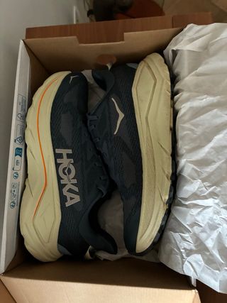 Hoka One One M Challenger 8