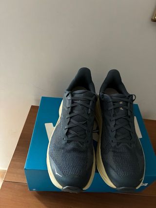 Hoka One One M Challenger 8