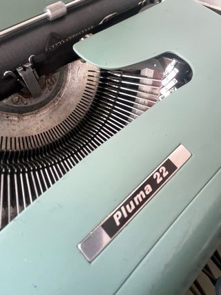 Máquina de escribir Olivetti Pluma 22