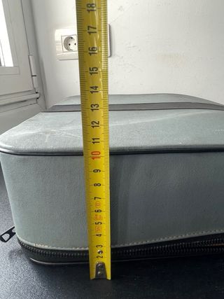 Máquina de escribir Olivetti Pluma 22