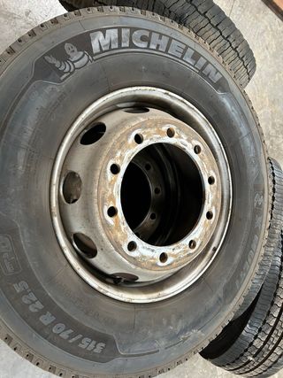 Rueda Michelin dunlop cabeza tractora 315/70 R22.5