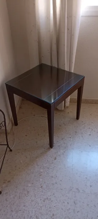 Mesa auxiliar madera y cristal