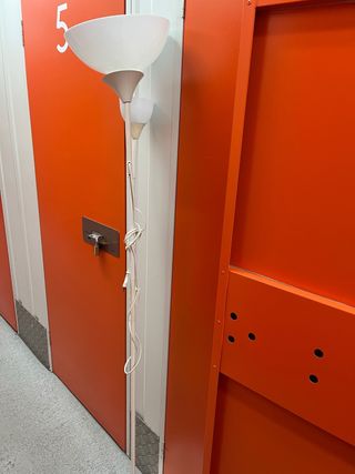 Lámpara de pie Ikea blanca