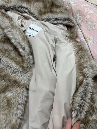 Abrigo pelo sintético beige ,perfecto estado