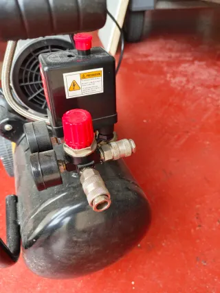 Compresor CEVIK PRO 25 SILENC