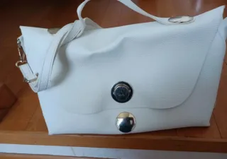 Borsa bianca con tracolla