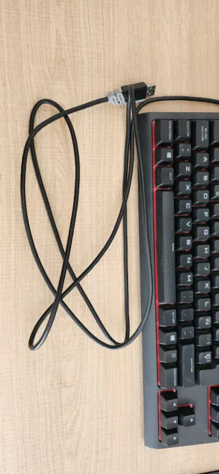 Teclado Corsair K63 Cherry MX Red