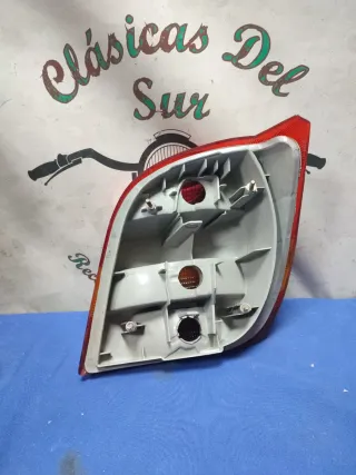 Piloto trasero izquierdo Ford Fiesta