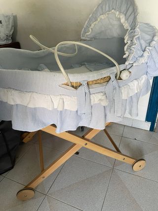 Moisés para bebé con ruedas