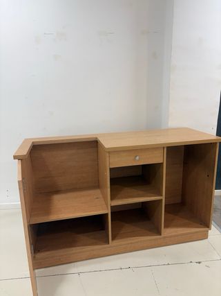 Mostrador de madera para tienda