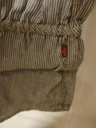 Blusón Levi's sin mangas beige Talla M