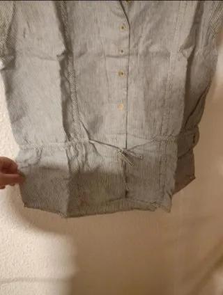 Blusón Levi's sin mangas beige Talla M