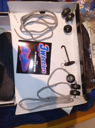 Zapatillas negras con ruedas