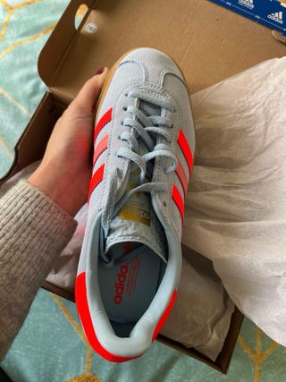 Zapatillas Adidas Gazelle nuevas con caja. Talla38