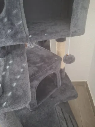 Árbol rascador grande para gatos