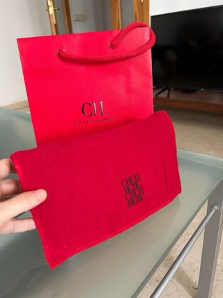 Cartera Carolina Herrera, piel genuina