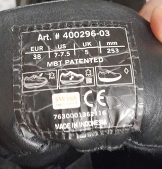 Botas negras con cordones