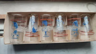 18 bicchieri della squadra di calcio rumena