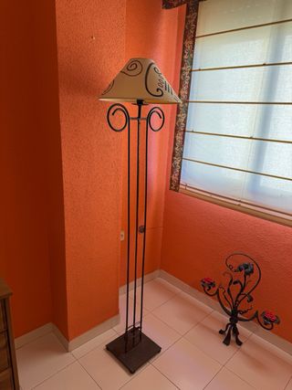 Lámpara de pie artesanal forja única