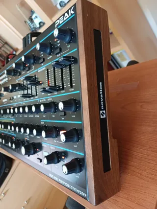 Sintetizador Novation Peak come nuovo