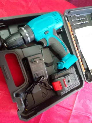 Atornillador a batería con maletín