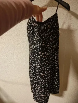 Vestido floral negro tirantes finos