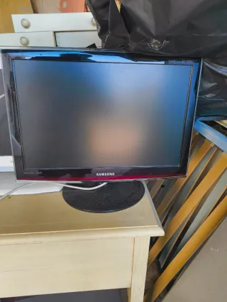 Monitor Samsung PC/TV Nero e Rosso