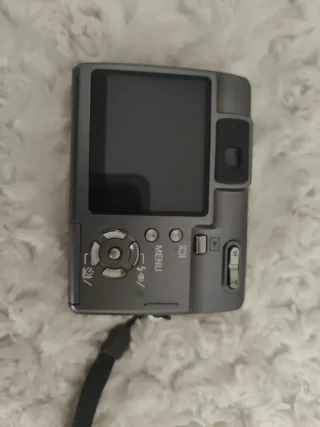 Cámara Konica Minolta Dimage X50 + Cargador