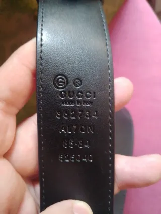 Cinturón Gucci Piel Negro Hebilla GG Dorada 99cm