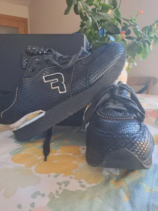 Zapatillas Replay Negras Piel Serpiente