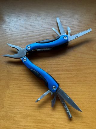 Multiherramienta azul