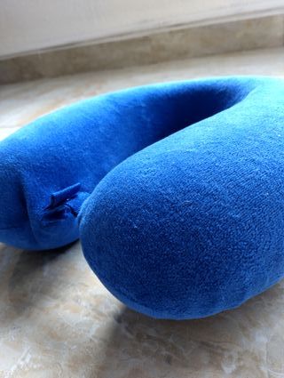 Almohada de viaje azul para cuello