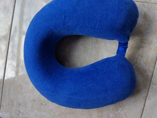 Almohada de viaje azul para cuello