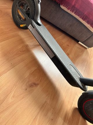Patinete Xiaomi Mi Electric Scooter Essential