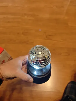 Pequeña luz discoteca giratoria.