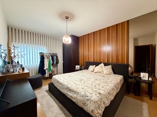 Móvel de quarto com aparador + pufe