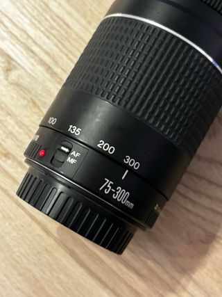 Objetivo Canon Zoom Lens EF 75-300mm