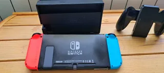 Nintendo Switch Negra y Roja