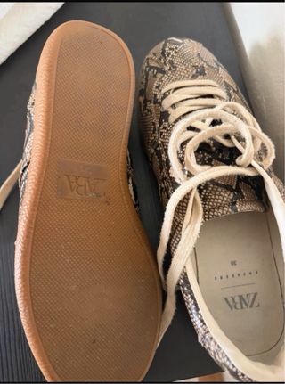 Zapatillas Zara efecto piel serpiente