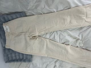 Pantalón dos tonos beige y blanco