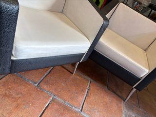 2 Sillones Polipiel Negro y Blanco
