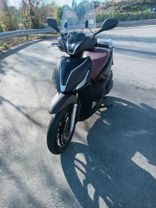 Scooter Kymco People 125cc Marrón
