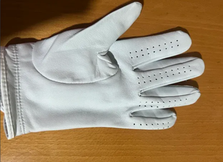 Guantes de Golf Titleist y FJ
