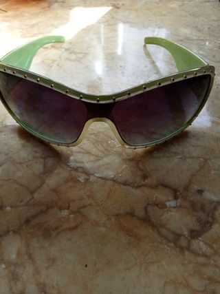 Gafas de sol espejo verdes y moradas