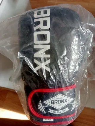 Guantes Boxeo BRONX 12 oz + Vendas
