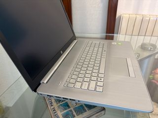 HP Laptop 17-by3001ns Plata