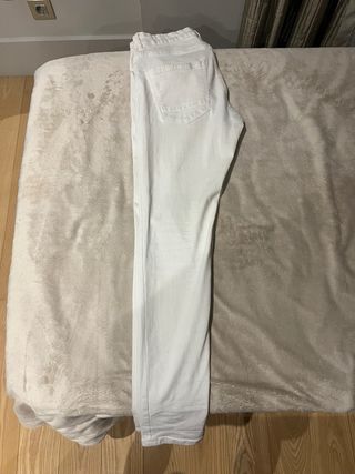 Pantalones super skinny fit blancos